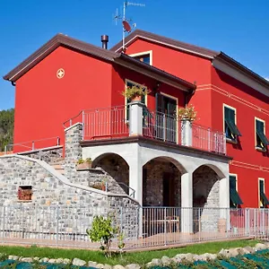 Il Vecchio Noce Pensión Brugnato