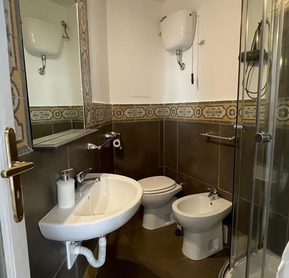 Pensión Hotel Donnafrancaflorio Palermo Italia